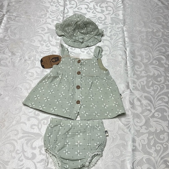 Baby girl sage green dress 100% cotton! New!! - Picture 1 of 5